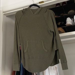 ARITZIA light weight sweatshirt